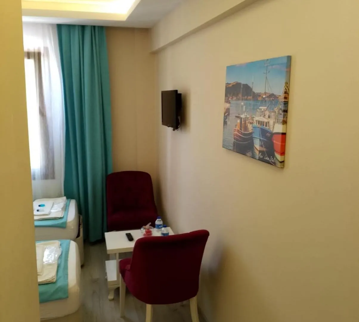 Mavi Liman Otel Çeşme فندق