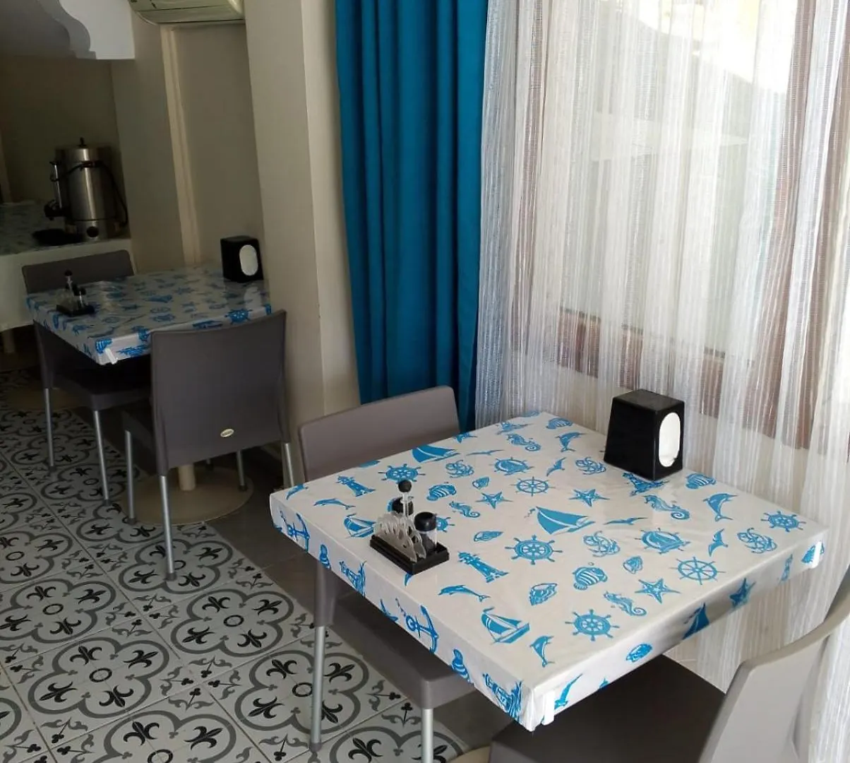 Mavi Liman Otel Çeşme 0*,