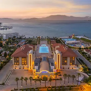 منتجع وسبا راديسون بلو جيسمي, Çeşme